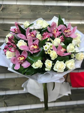 Букет цветов из: Розы и Хризантемы в Рябово