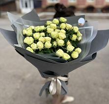 Букет Белые кустовые розы Солинеро в Рябово