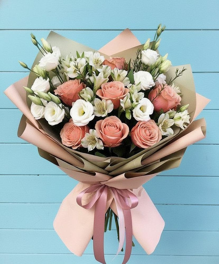 Букет цветов из: Розы, Альстромерии и Лизиантусы в Рябово