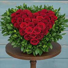 Цветочная композиция из Розы в виде сердца в Рябово