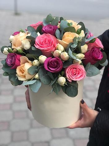 Цветочная композиция из Розы в шляпной коробке в Рябово