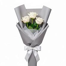 Букет 3 белые розы в Рябово