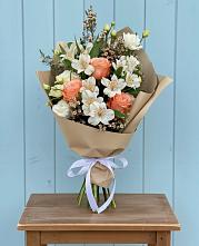 Букет цветов из:  Альстромерии, Лизиантусы, Розы и Хризантемы в Рябово