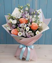 Букет цветов из:  Лизиантусы, Розы, Альстромерии и Гипсофила в Рябово