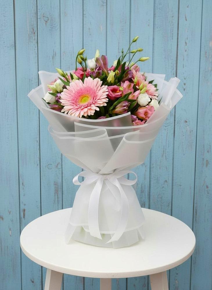 Букет цветов из: Герберы, Альстромерии и Лизиантусы в Рябово