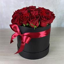 Цветочная композиция из Розы в шляпной коробке в Рябово