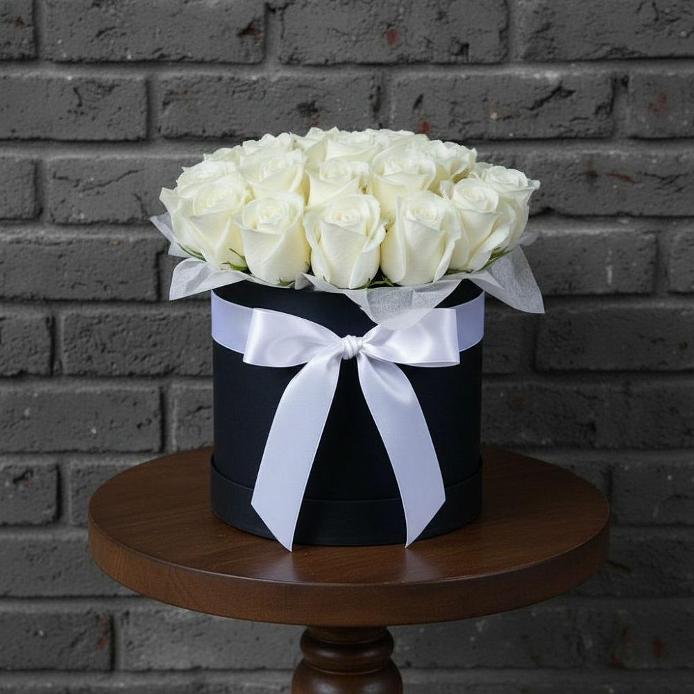 Цветочная композиция из Розы в шляпной коробке в Рябово